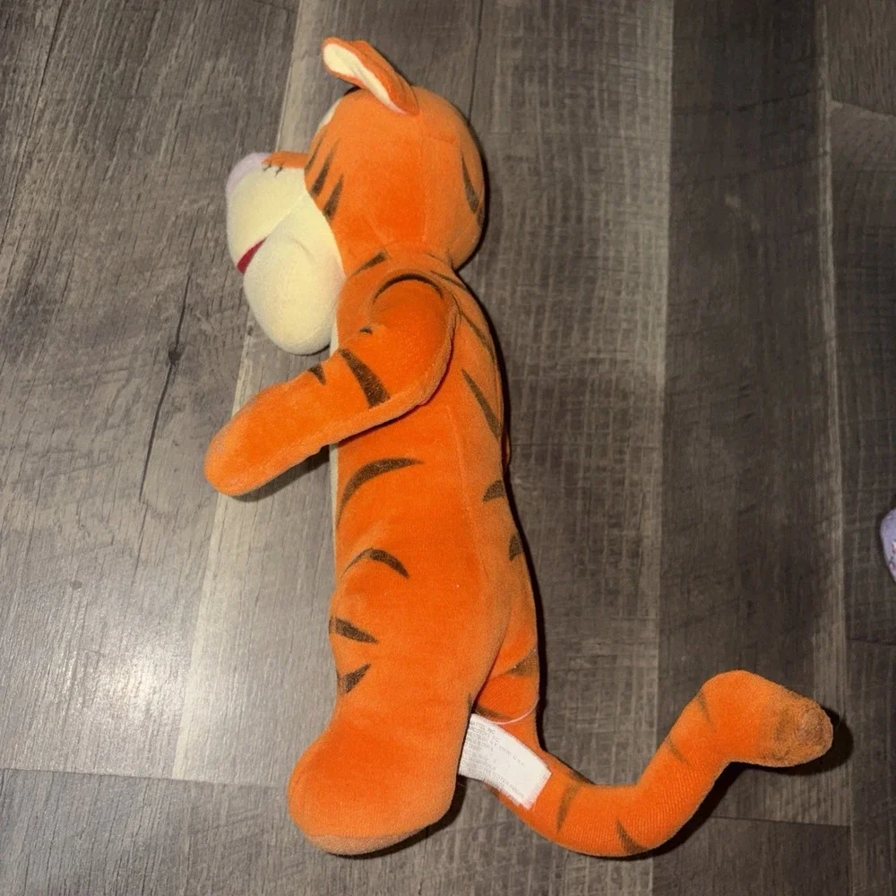 Fisher Price Tigger Disney Plush Winnie the Pooh 10